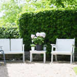 d&eacute;couvrez notre s&eacute;lection de fauteuils et bancs de jardin pour cr&eacute;er un espace confortable et convivial, id&eacute;al pour profiter pleinement des beaux jours.