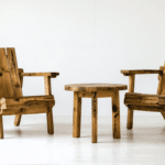 d&eacute;couvrez le teck recycl&eacute;, un mat&eacute;riau au charme intemporel qui allie &eacute;l&eacute;gance, durabilit&eacute; et engagement pour un mobilier responsable.