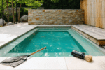 d&eacute;couvrez comment cr&eacute;er une mini-piscine &eacute;cologique gr&acirc;ce &agrave; des mat&eacute;riaux durables, des &eacute;quipements &eacute;conomes en &eacute;nergie et un entretien naturel.